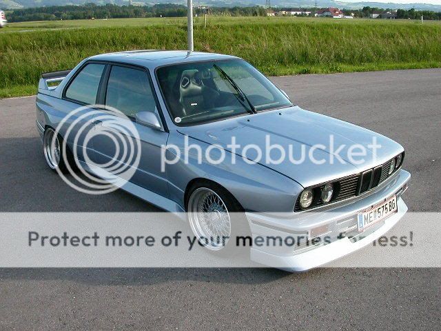http://i553.photobucket.com/albums/jj385/JonnyKrud/03.jpg