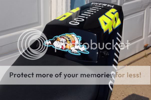 http://i553.photobucket.com/albums/jj385/JonnyKrud/n603309865_1720307_6407515.jpg